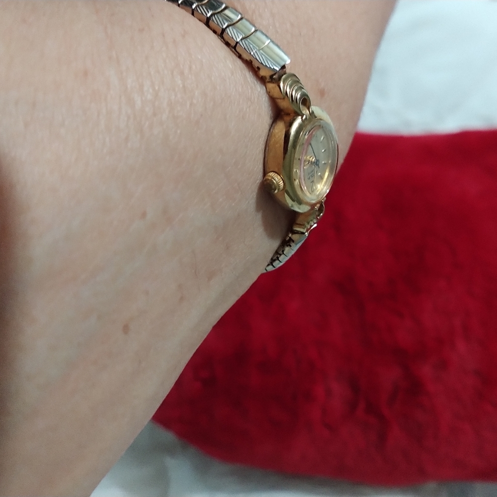 Lady Watch - Picture 2 of 7